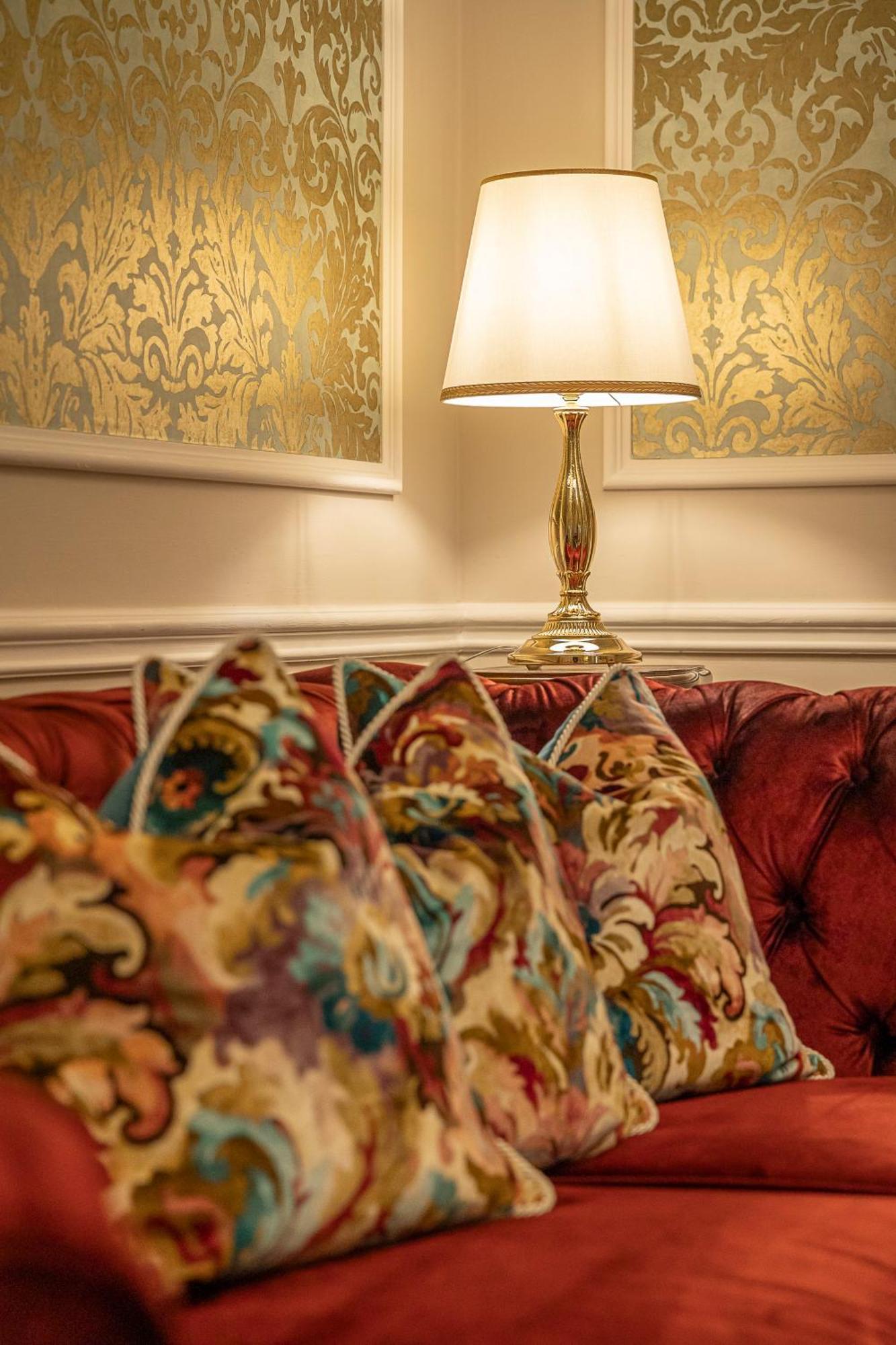 Palazzo Monga Boutique Guesthouse Верона Екстериор снимка